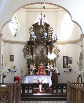 Altar der Kalksteiner Kirche